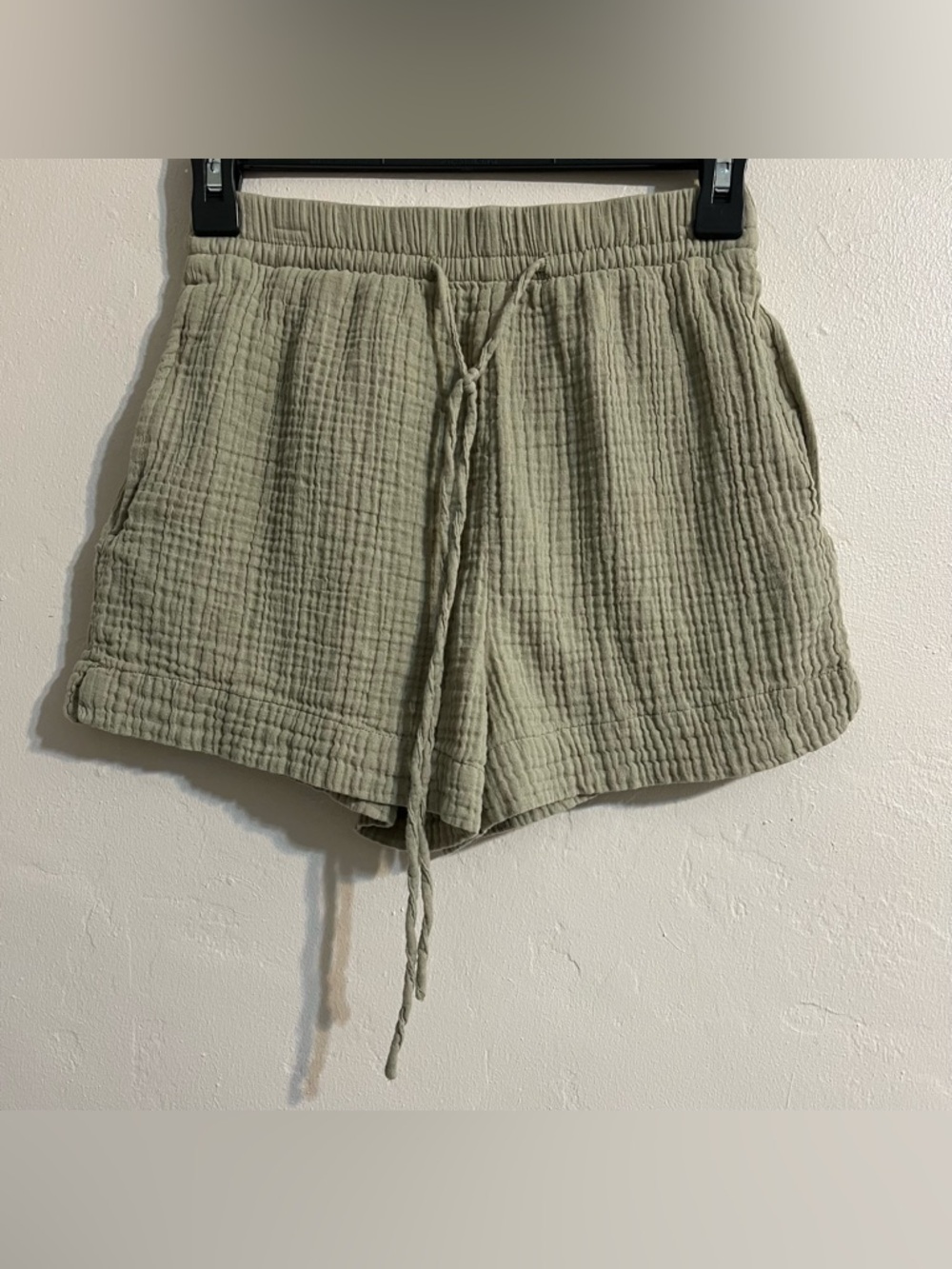 Olive Lightweight Elastic Waist Drawstring Shorts with Pockets